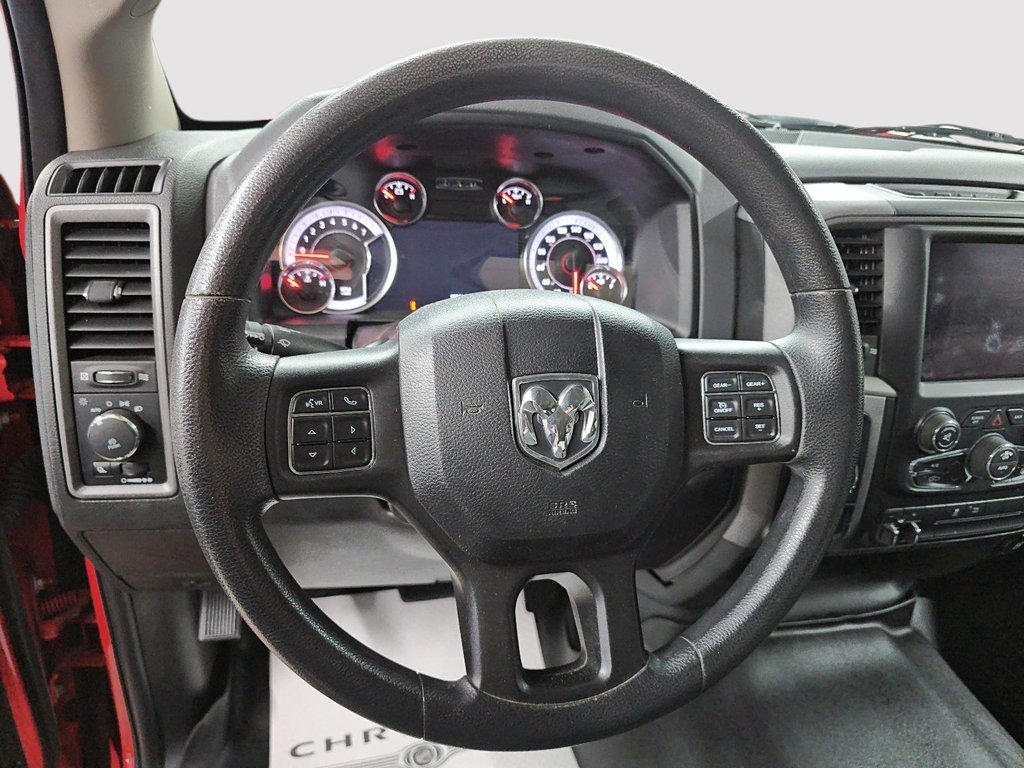 Ram 1500 Classic EXPRESS // RAM 1500 // CREW CAB 2020 à Sherbrooke, Québec - 12 - w1024h768px