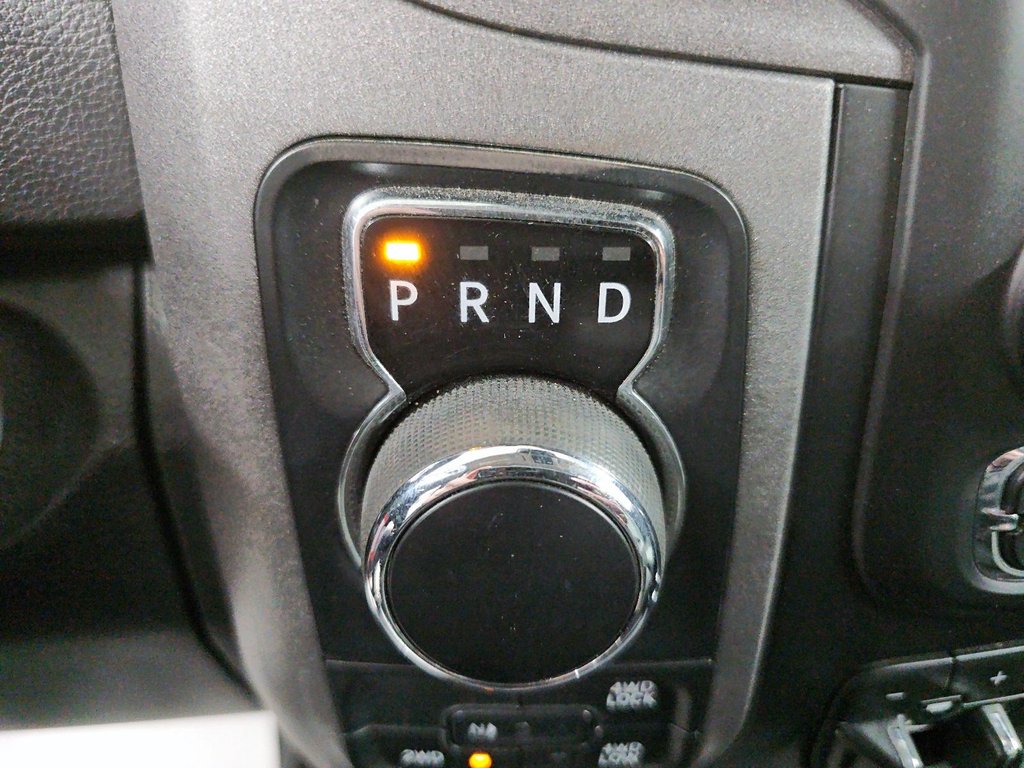 Ram 1500 Classic EXPRESS // RAM 1500 // CREW CAB 2020 à Sherbrooke, Québec - 15 - w1024h768px