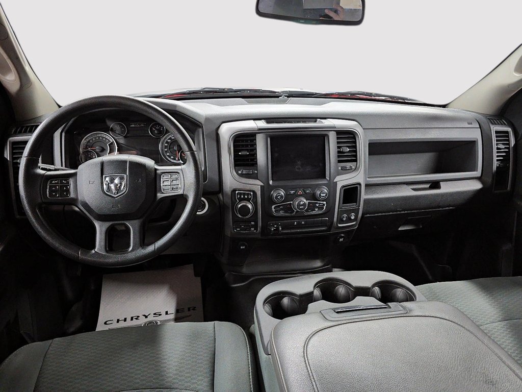 Ram 1500 Classic EXPRESS // RAM 1500 // CREW CAB 2020 à Sherbrooke, Québec - 10 - w1024h768px