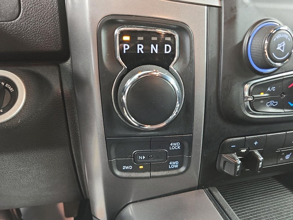 2021 Ram 1500 Classic WARLOCK 5.7L V8 4X4 CREWCAB in Sherbrooke, Quebec - 15 - w1024h768px