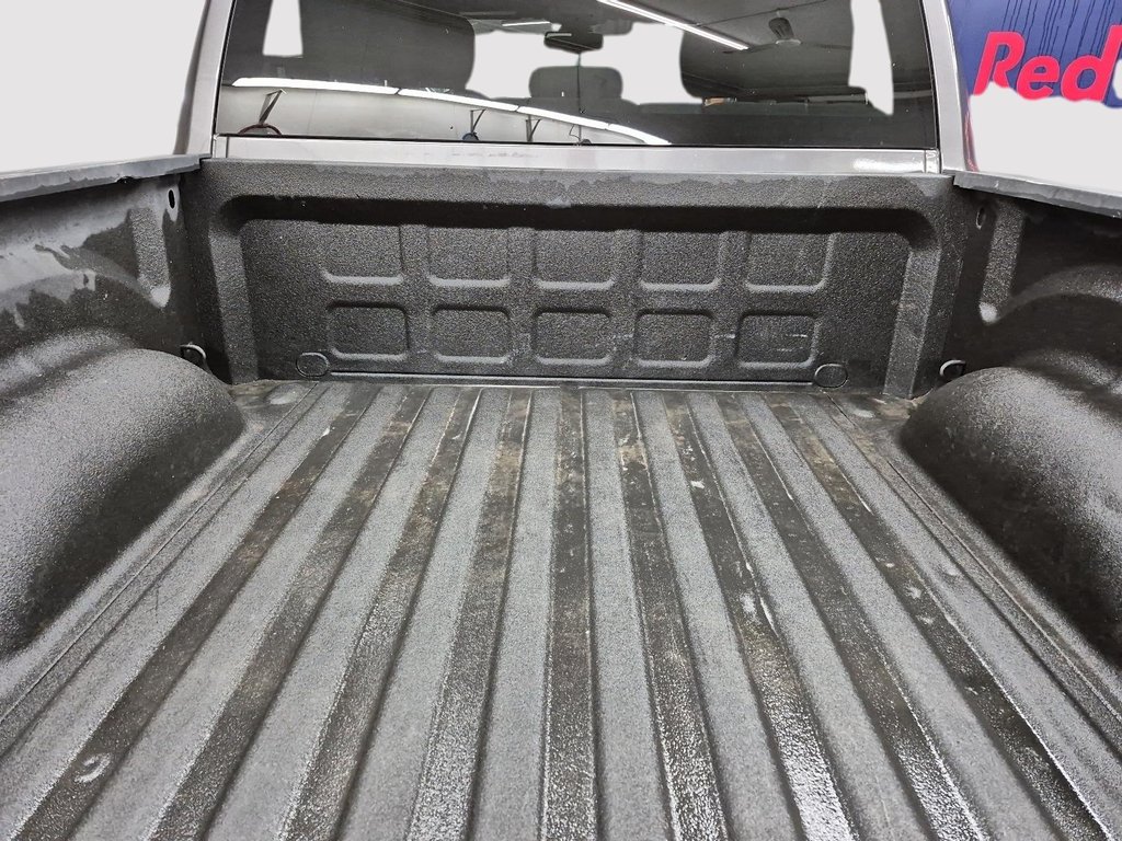 Ram 1500 Classic WARLOCK / CREWCAB / V8 2021 à Sherbrooke, Québec - 17 - w1024h768px