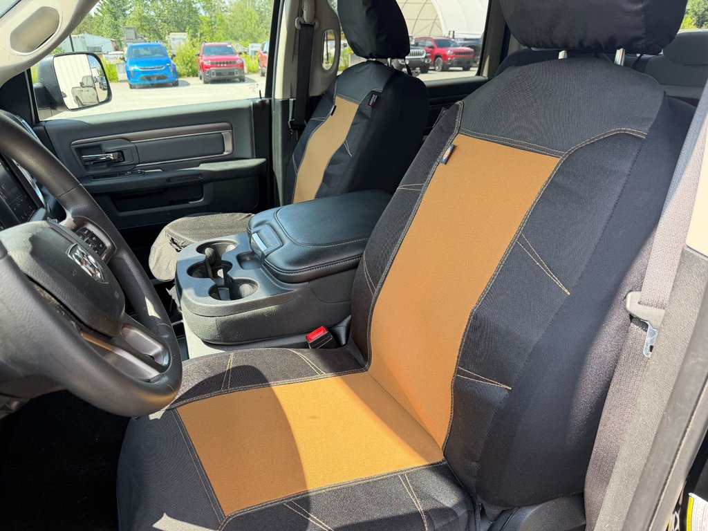 2021 Ram 1500 Classic SLT in Sherbrooke, Quebec - 10 - w1024h768px