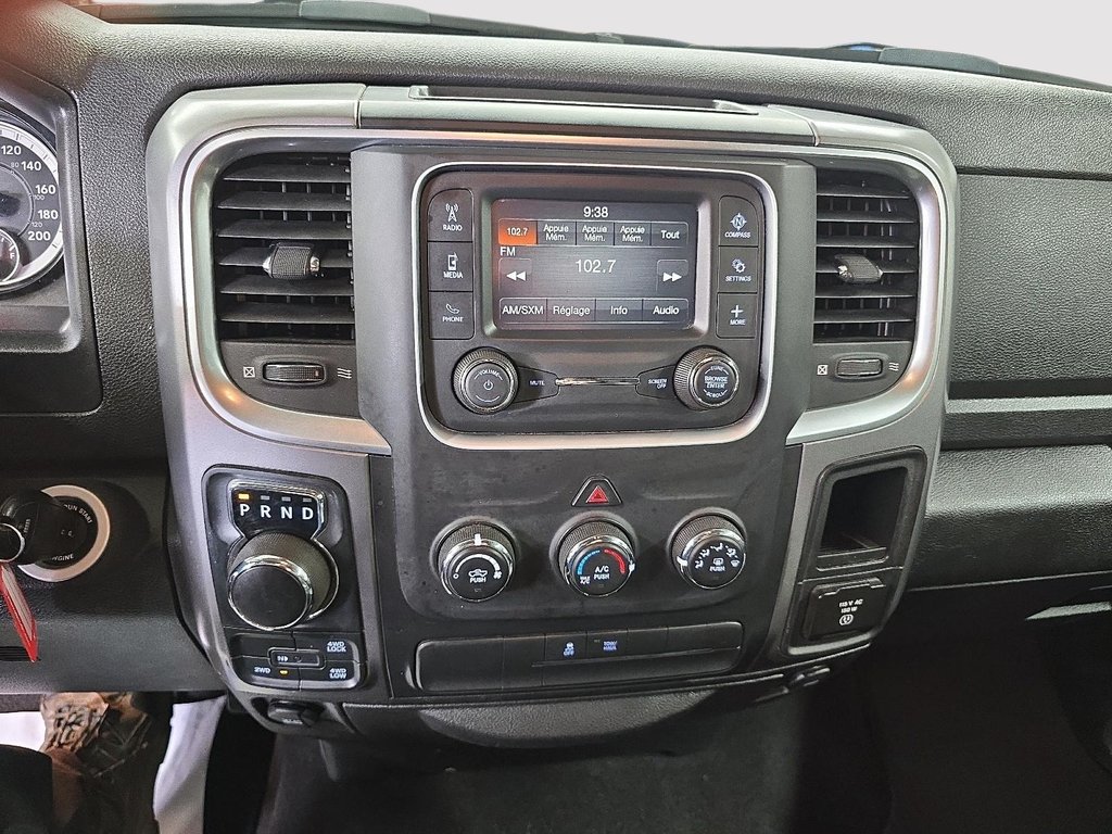 Ram 1500 Classic SLT CREW CAB 4X4 // V8 2022 à Sherbrooke, Québec - 19 - w1024h768px