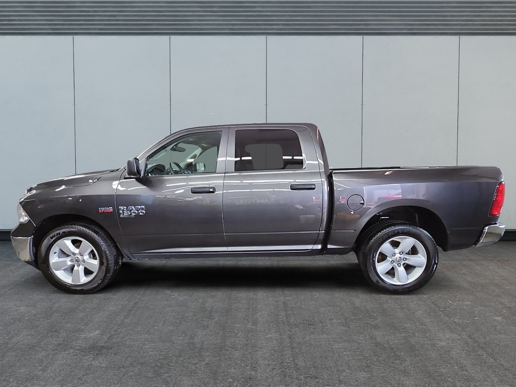 Ram 1500 Classic SLT CREW CAB 4X4 // V8 2022 à Sherbrooke, Québec - 5 - w1024h768px