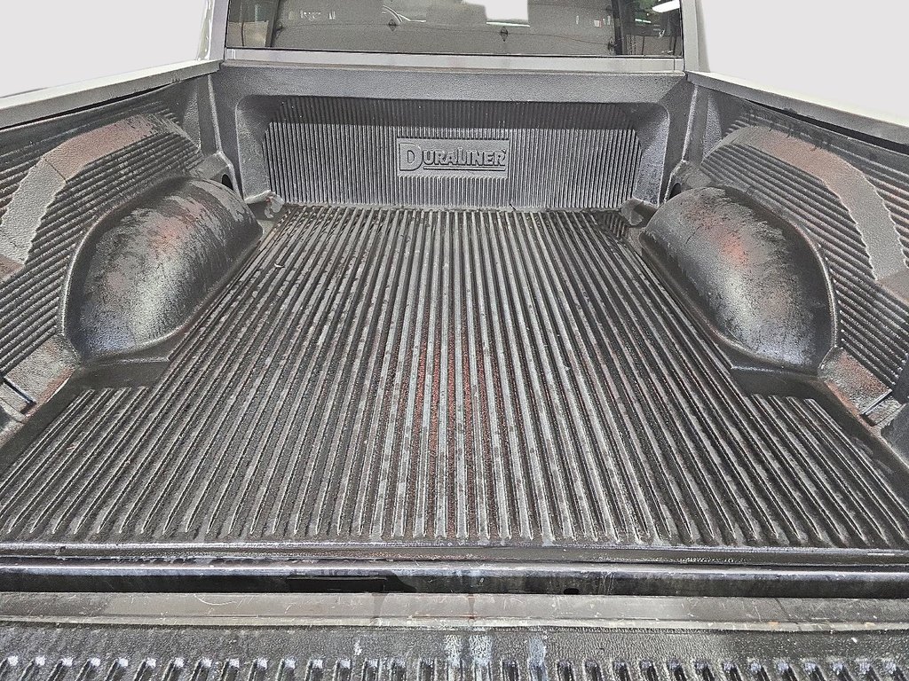 Ram 1500 Classic SLT CREW CAB 4X4 // V8 2022 à Sherbrooke, Québec - 17 - w1024h768px