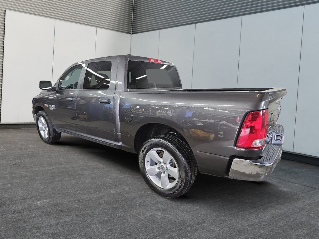 Ram 1500 Classic SLT CREW CAB 4X4 // V8 2022 à Sherbrooke, Québec - 4 - w1024h768px