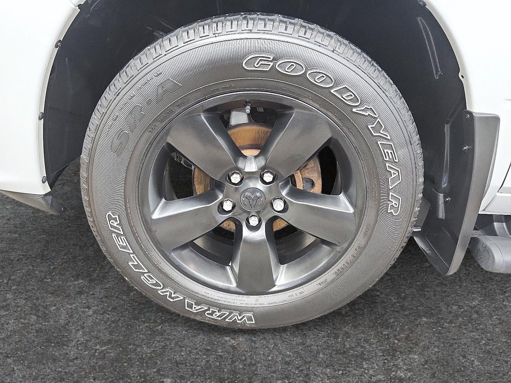 Ram 1500 Classic EXPRESS 4X4 CREW CAB NIGHT EDITION // PLAN OR 434S 2022-6