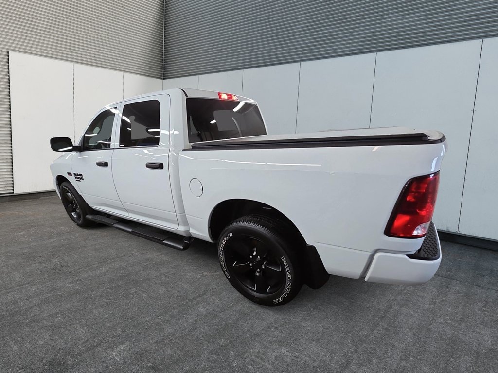 Ram 1500 Classic EXPRESS 4X4 CREW CAB NIGHT EDITION // PLAN OR 434S 2022-3