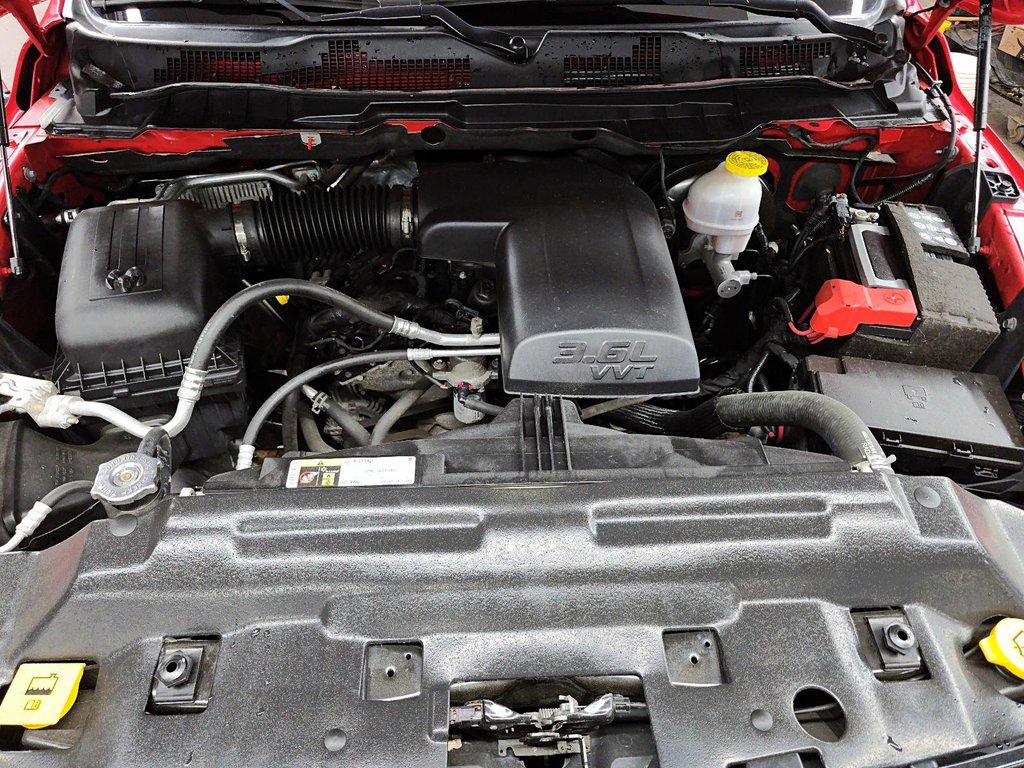 2022 Ram 1500 Classic EXPRESS  // BOÎTE 6.4'' in Sherbrooke, Quebec - 8 - w1024h768px