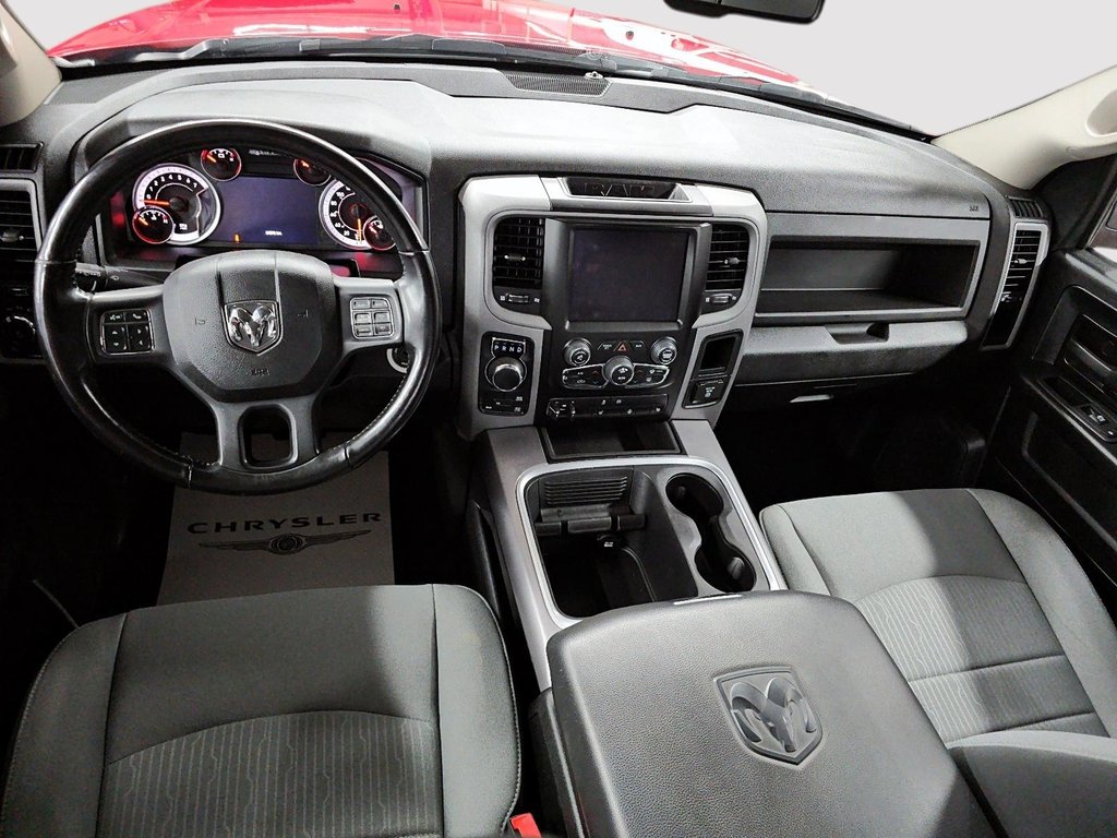 2022 Ram 1500 Classic EXPRESS  // BOÎTE 6.4'' in Sherbrooke, Quebec - 10 - w1024h768px