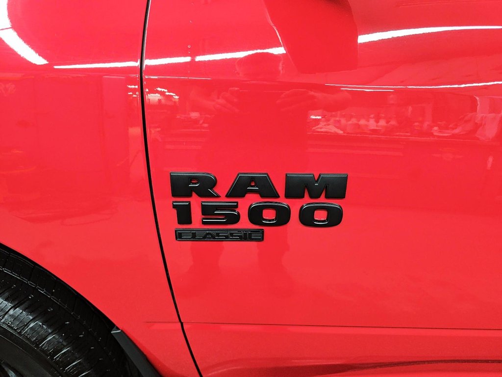 2022 Ram 1500 Classic EXPRESS  // BOÎTE 6.4'' in Sherbrooke, Quebec - 6 - w1024h768px