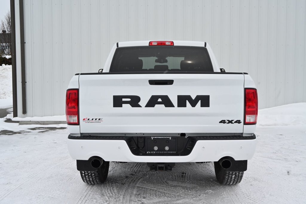 2023 Ram 1500 Classic EXPRESS in Sherbrooke, Quebec - 4 - w1024h768px