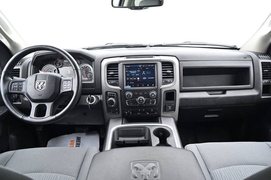 2023 Ram 1500 Classic EXPRESS in Sherbrooke, Quebec - 10 - w1024h768px