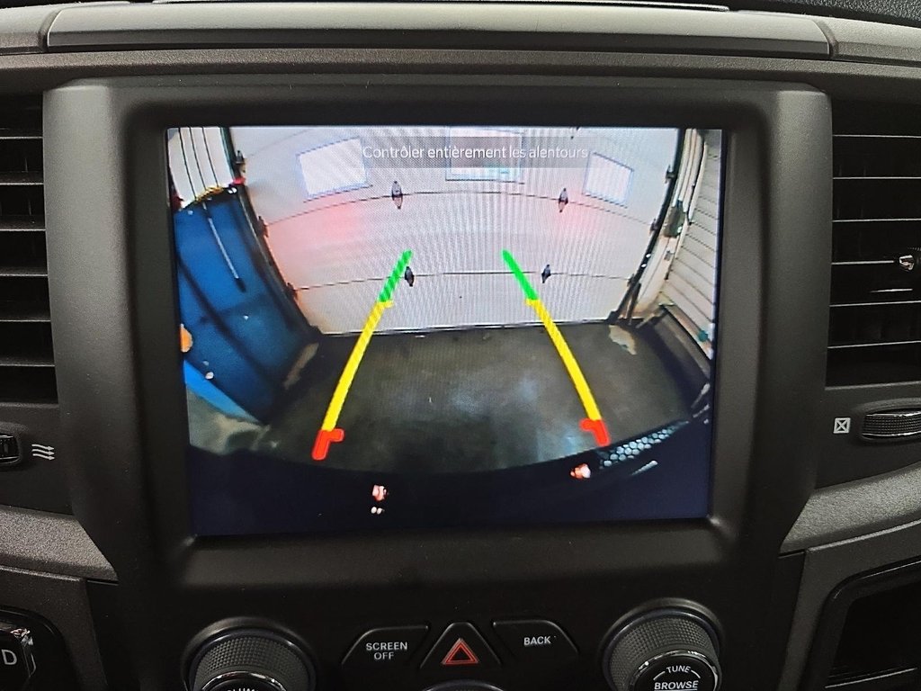 2023 Ram 1500 Classic EXPRESS / NIGHT EDITION // PENTASTAR in Sherbrooke, Quebec - 18 - w1024h768px