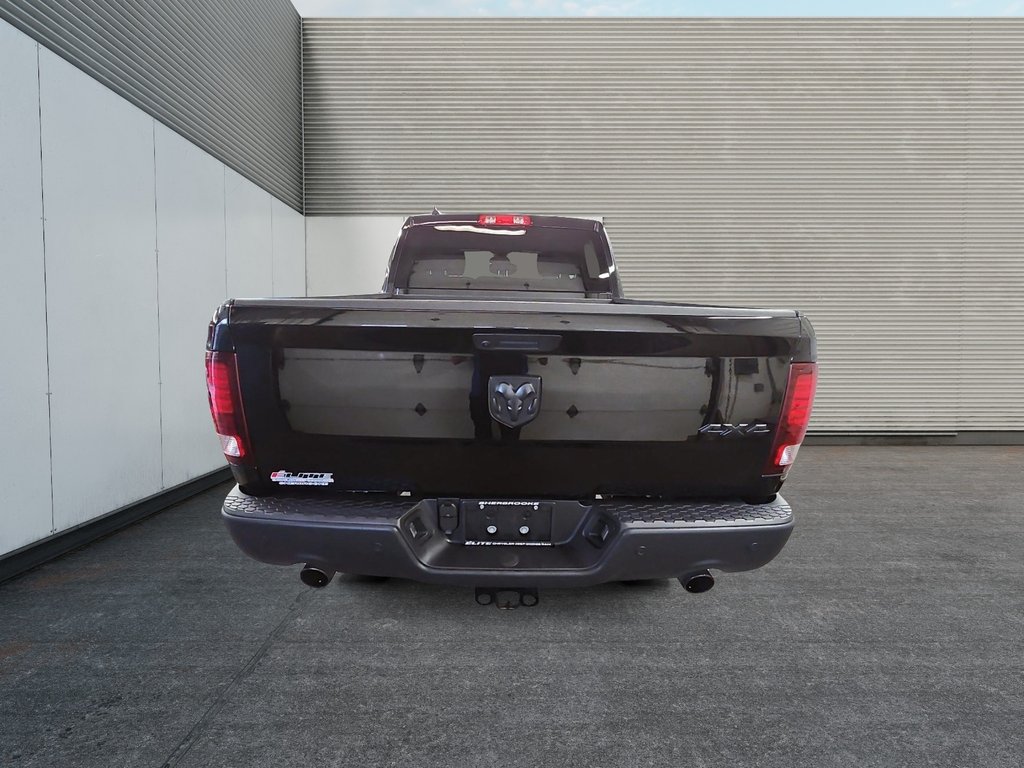 2024 Ram 1500 Classic WARLOCK 4X4 CREW CAB // V8 in Sherbrooke, Quebec - 3 - w1024h768px