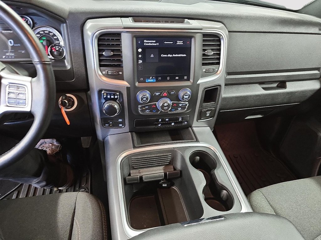 2024 Ram 1500 Classic WARLOCK 4X4 CREW CAB // V8 in Sherbrooke, Quebec - 19 - w1024h768px