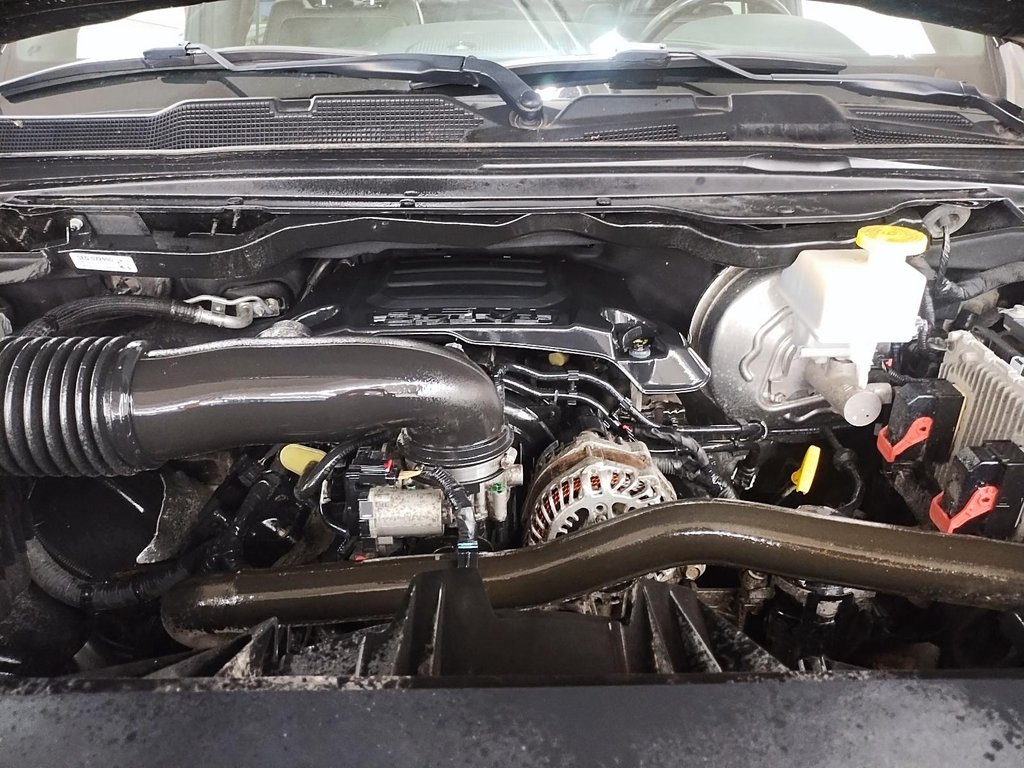 Ram 1500 SPORT 4X4 CREW CAB // TOIT PANO 2019 à Sherbrooke, Québec - 8 - w1024h768px