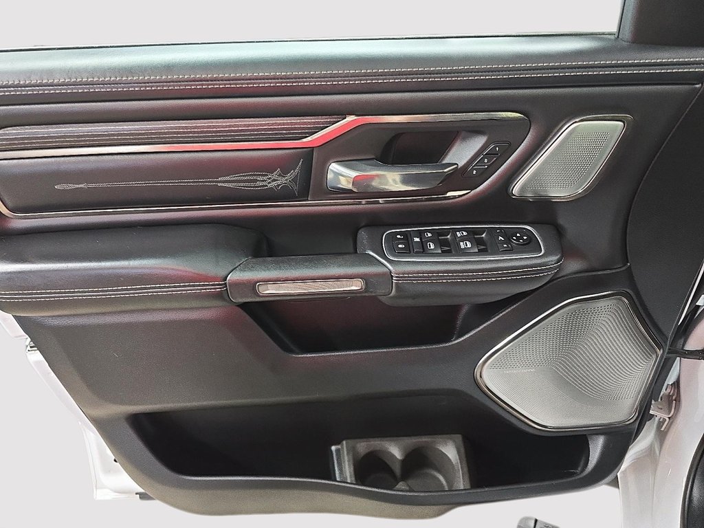 Ram 1500 LIMITED 4X4 CREW CAB // DIESEL // TOIT PANORAMIQUE 2020 à Sherbrooke, Québec - 11 - w1024h768px