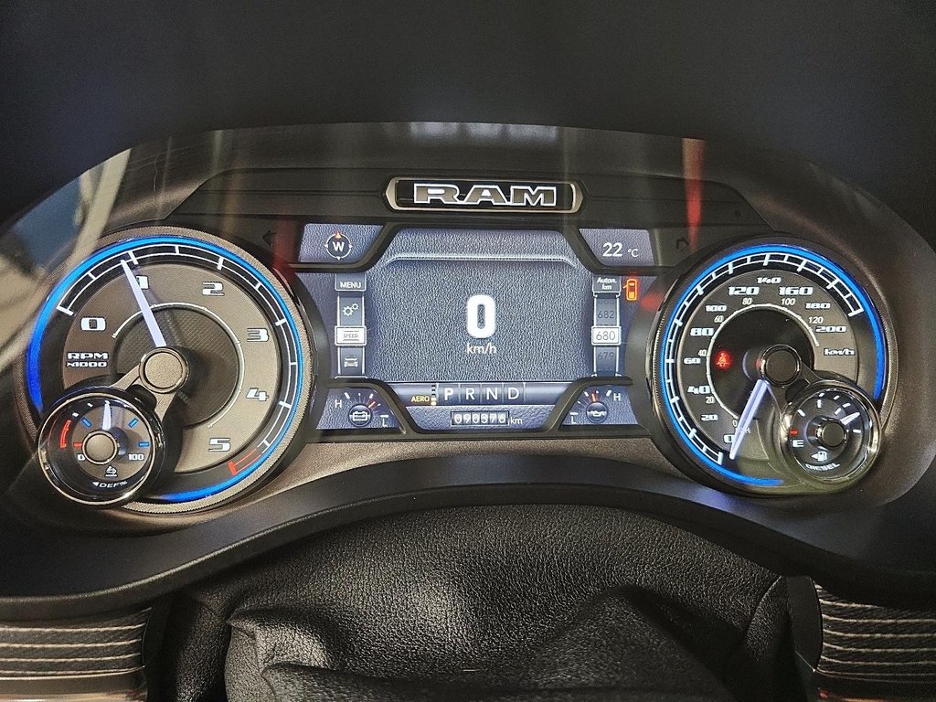 Ram 1500 LIMITED 4X4 CREW CAB // DIESEL // TOIT PANORAMIQUE 2020 à Sherbrooke, Québec - 14 - w1024h768px
