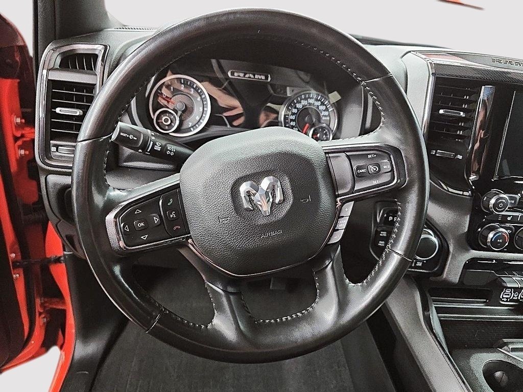 Ram 1500 BIG HORN 4X4 CREW CAB // BUILT TO SERVE 2021 à Sherbrooke, Québec - 12 - w1024h768px