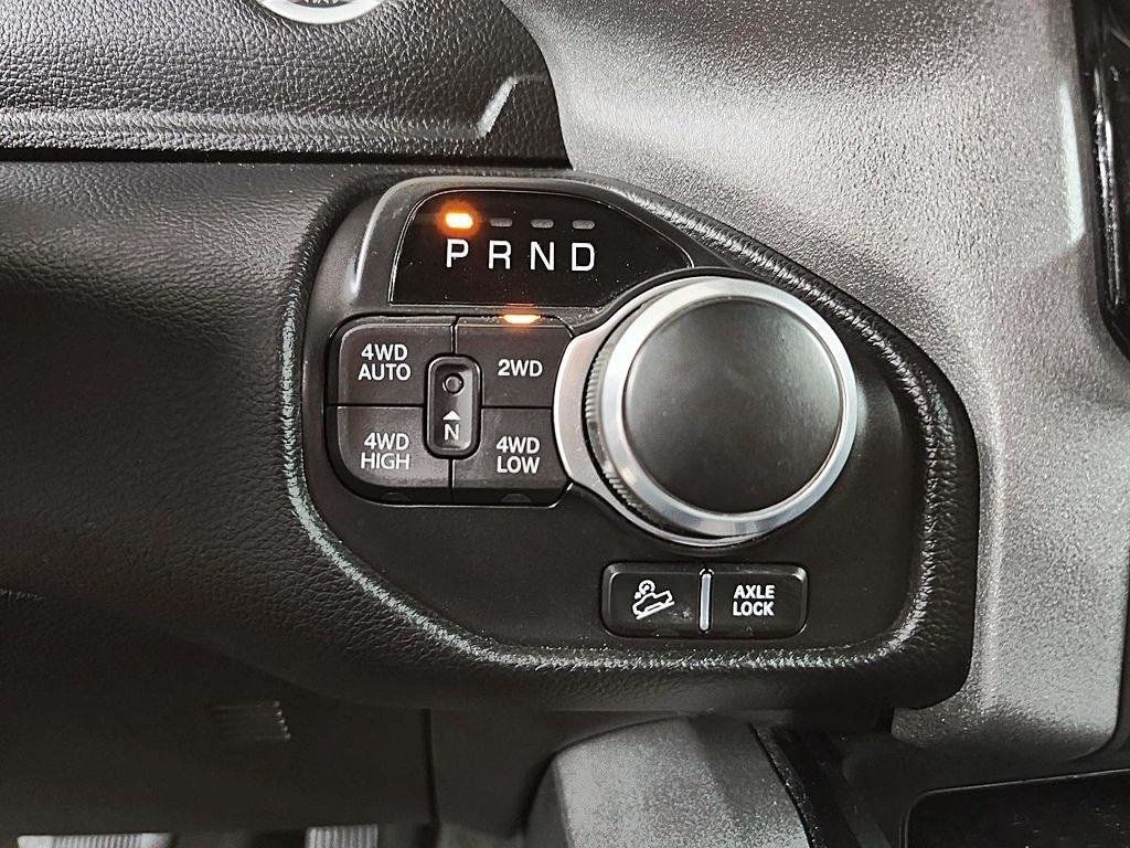 Ram 1500 BIG HORN 4X4 CREW CAB // BUILT TO SERVE 2021 à Sherbrooke, Québec - 15 - w1024h768px