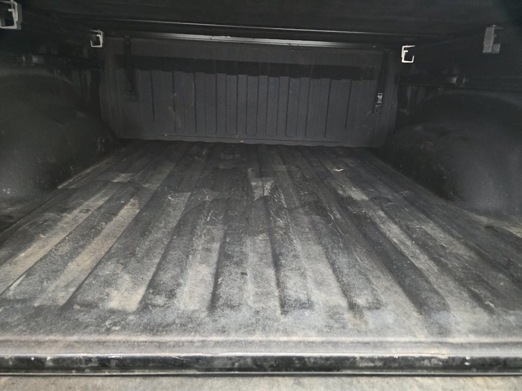 Ram 1500 SPORT 4X4 NIGHT EDITION CREW CAB // PLAN OR 5 ANS 2021 à Sherbrooke, Québec - 17 - w1024h768px