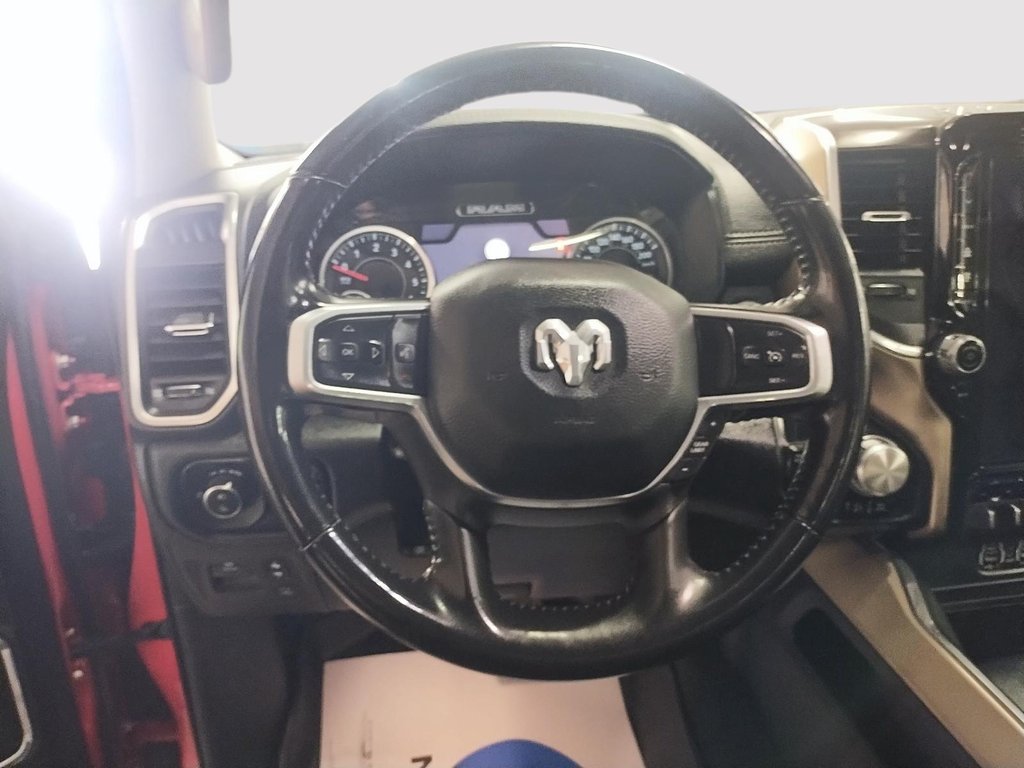 2022 Ram 1500 LARAMIE CREW CAB 4X4 in Sherbrooke, Quebec - 13 - w1024h768px