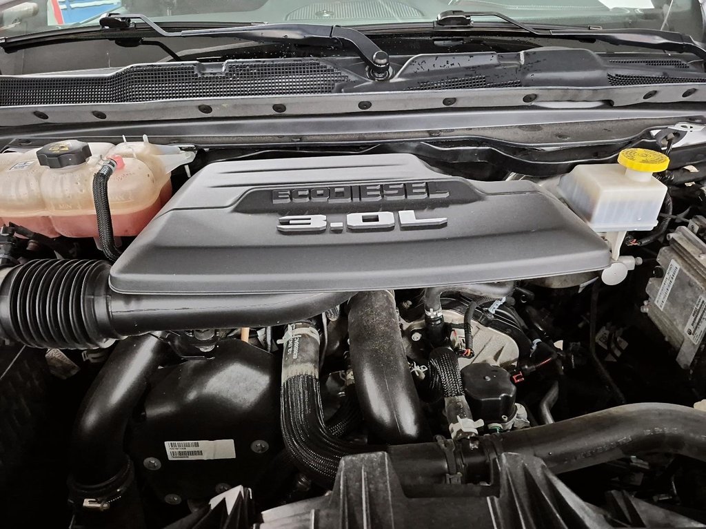 Ram 1500 REBEL 4X4 CREW CAB // DIESEL // NIVEAU 2 2022 à Sherbrooke, Québec - 8 - w1024h768px