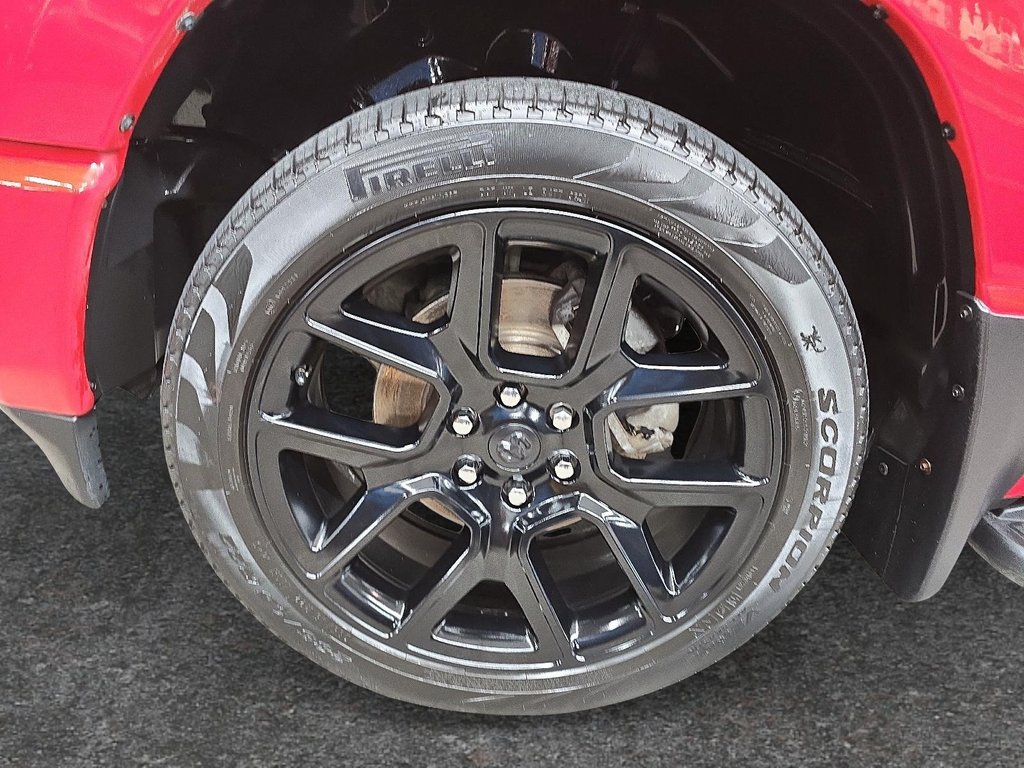 2022 Ram 1500 SPORT 4X4 CREW CAB // V8 // NIVEAU 2 in Sherbrooke, Quebec - 7 - w1024h768px