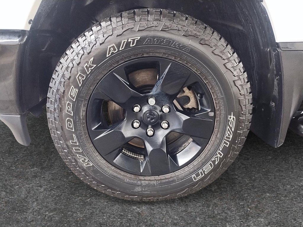 Ram 1500 BIG HORN 4X4 CREW CAB // V8 // BACK COUNTRY 2023 à Sherbrooke, Québec - 7 - w1024h768px
