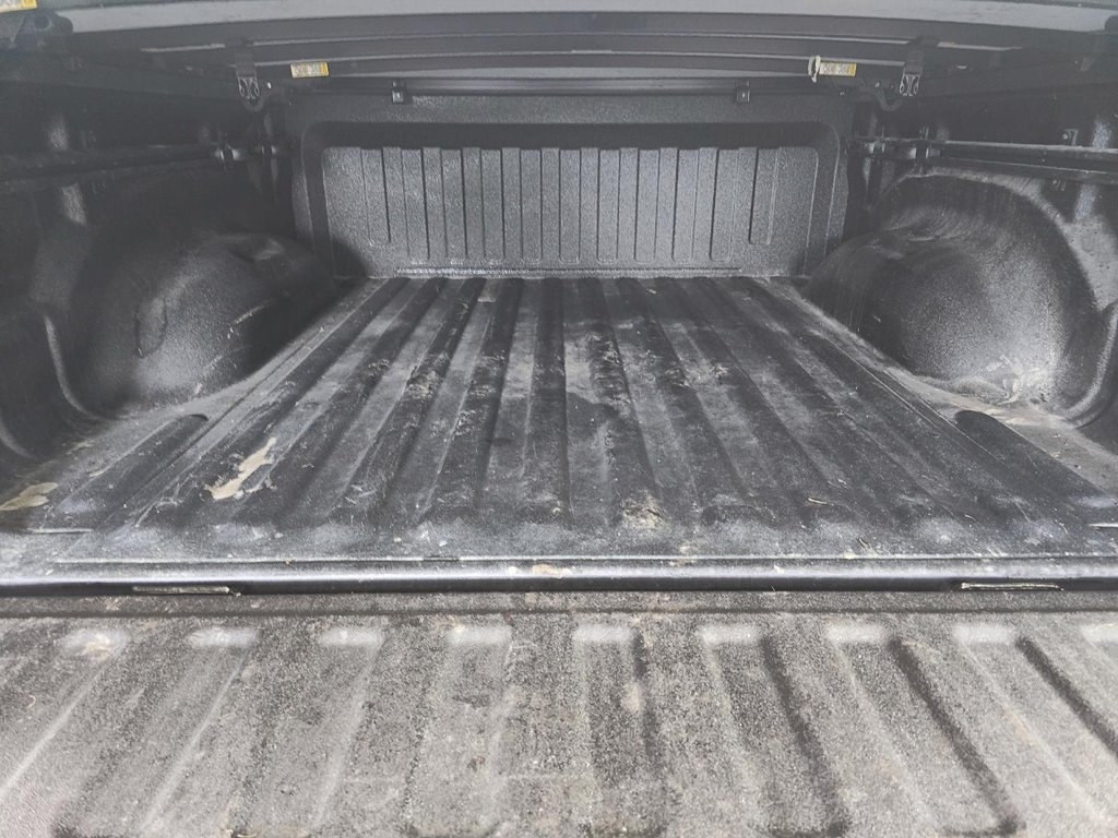 Ram 1500 BIG HORN 4X4 CREW CAB // V8 // TOUT-TERRAIN 2023 à Sherbrooke, Québec - 17 - w1024h768px