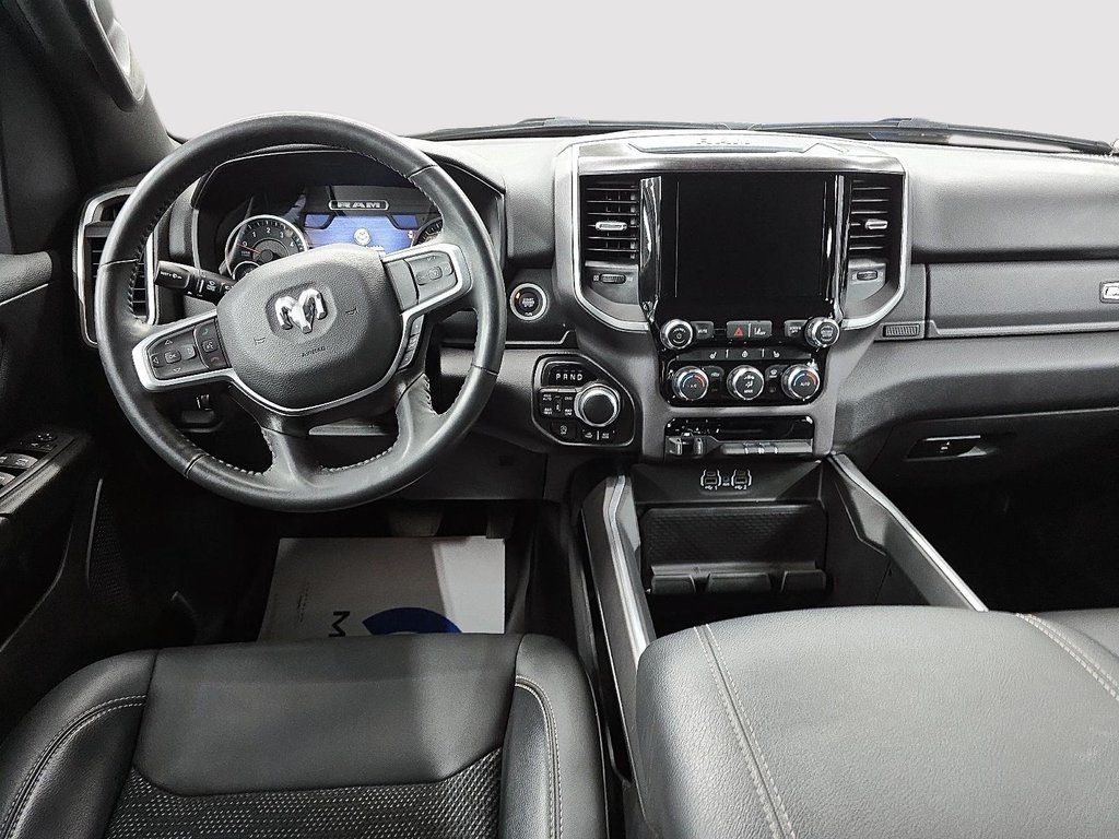 Ram 1500 BIG HORN 4X4 CREW CAB // V8 // TOUT-TERRAIN 2023 à Sherbrooke, Québec - 10 - w1024h768px