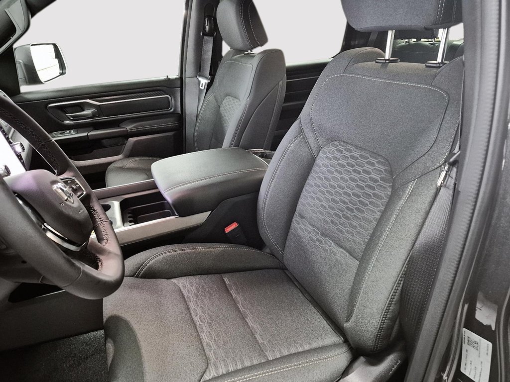 Ram 1500 BIG HORN 2025 à St-Jean-Sur-Richelieu, Québec - 9 - w1024h768px