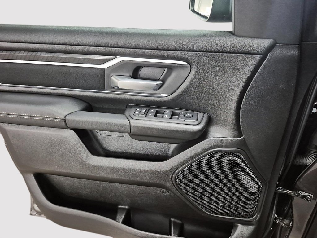 Ram 1500 BIG HORN 2025 à St-Jean-Sur-Richelieu, Québec - 11 - w1024h768px