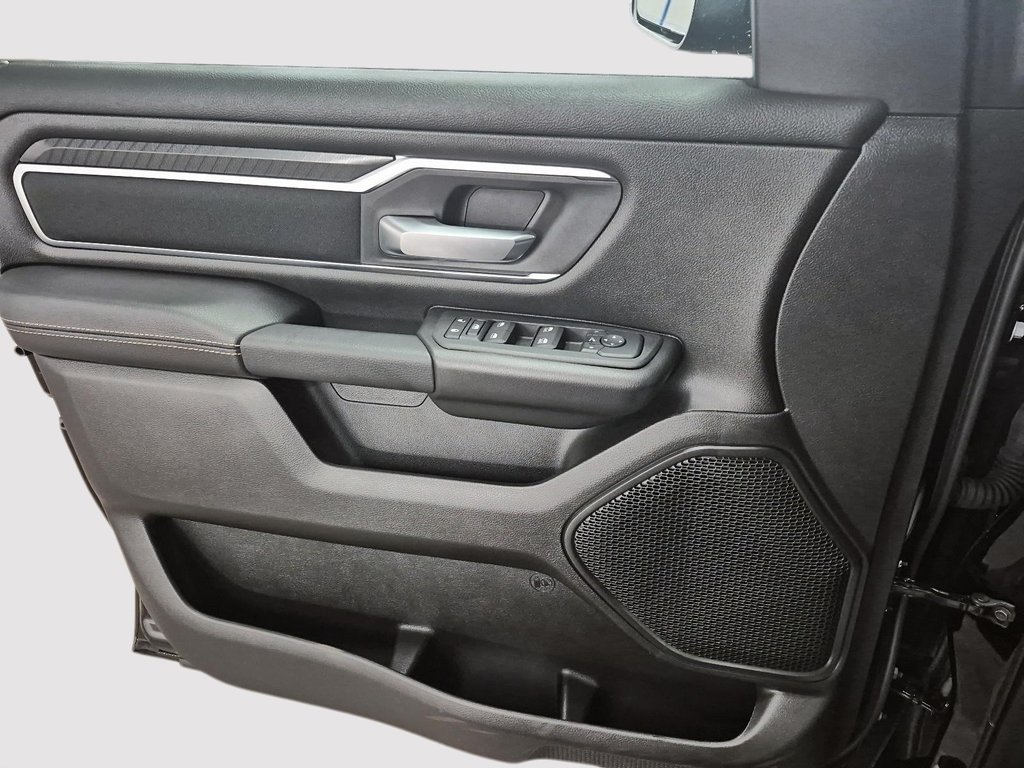 Ram 1500 BIG HORN 2025 à St-Jean-Sur-Richelieu, Québec - 11 - w1024h768px