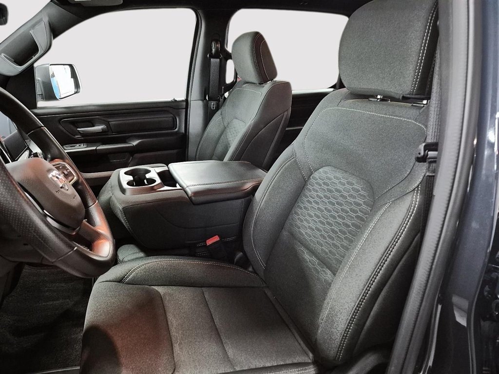 2025 Ram 1500 WARLOCK in Sherbrooke, Quebec - 9 - w1024h768px