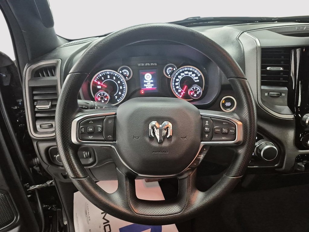 2025 Ram 1500 TRADESMAN in St-Jean-Sur-Richelieu, Quebec - 12 - w1024h768px