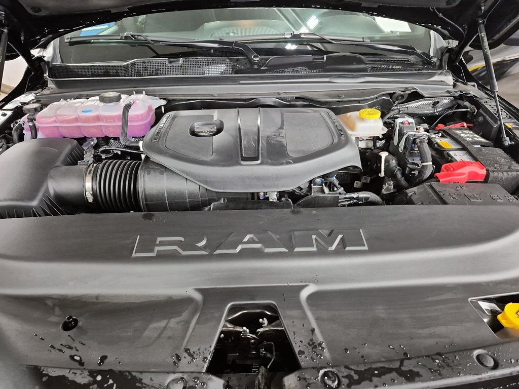 2025 Ram 1500 TRADESMAN in St-Jean-Sur-Richelieu, Quebec - 8 - w1024h768px
