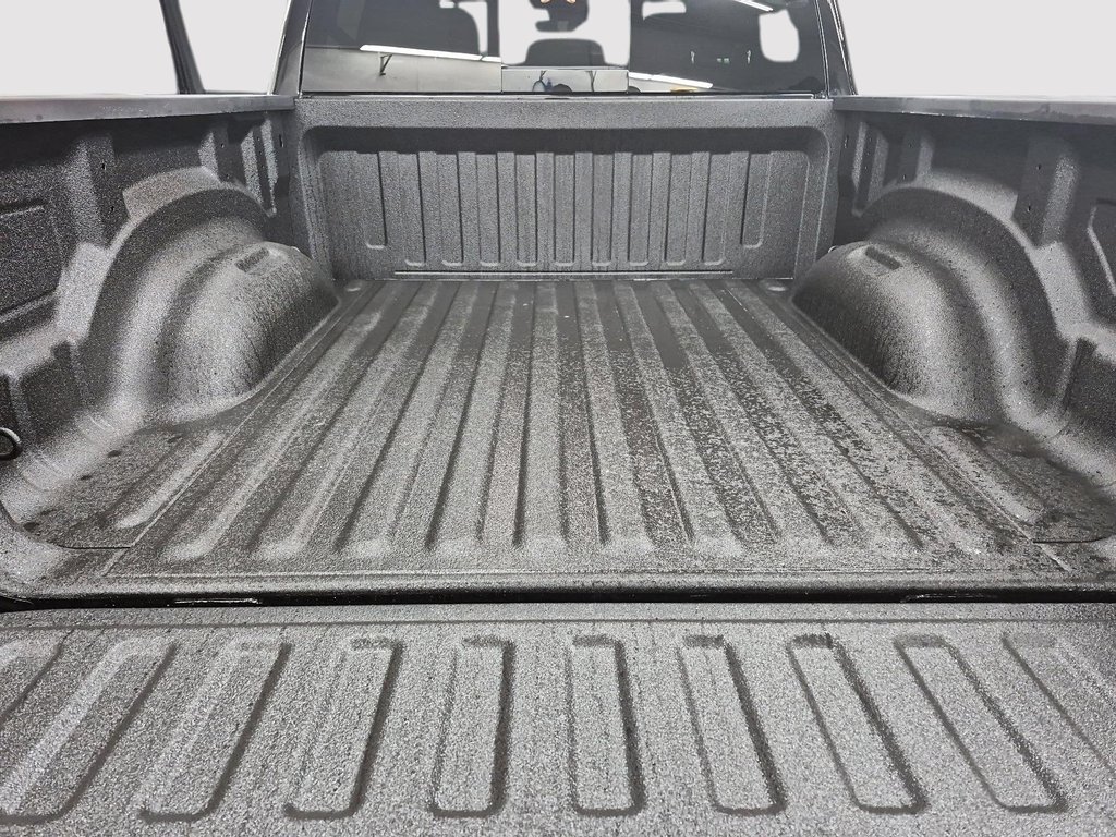 2025 Ram 1500 TRADESMAN in St-Jean-Sur-Richelieu, Quebec - 17 - w1024h768px