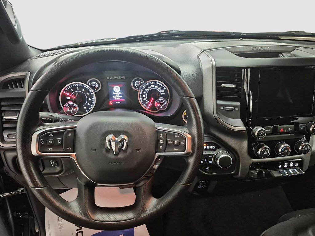 2025 Ram 1500 TRADESMAN in St-Jean-Sur-Richelieu, Quebec - 10 - w1024h768px