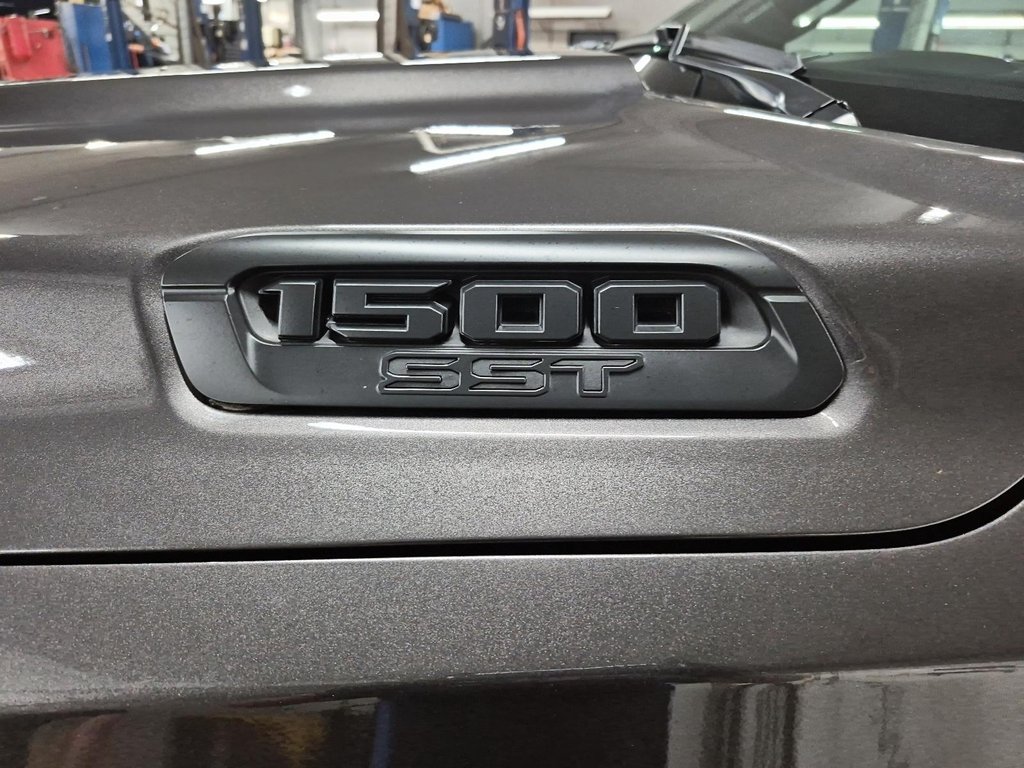Ram 1500 BIG HORN 2025 à Sherbrooke, Québec - 6 - w1024h768px