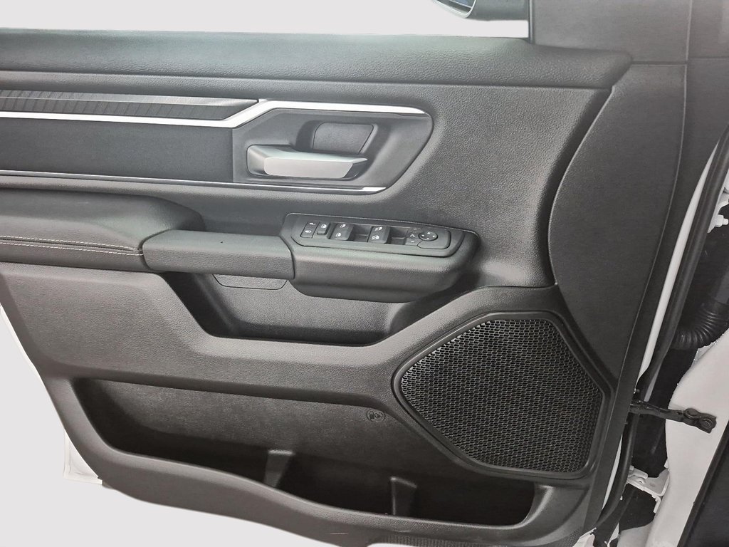 Ram 1500 BIG HORN 2025 à St-Jean-Sur-Richelieu, Québec - 11 - w1024h768px