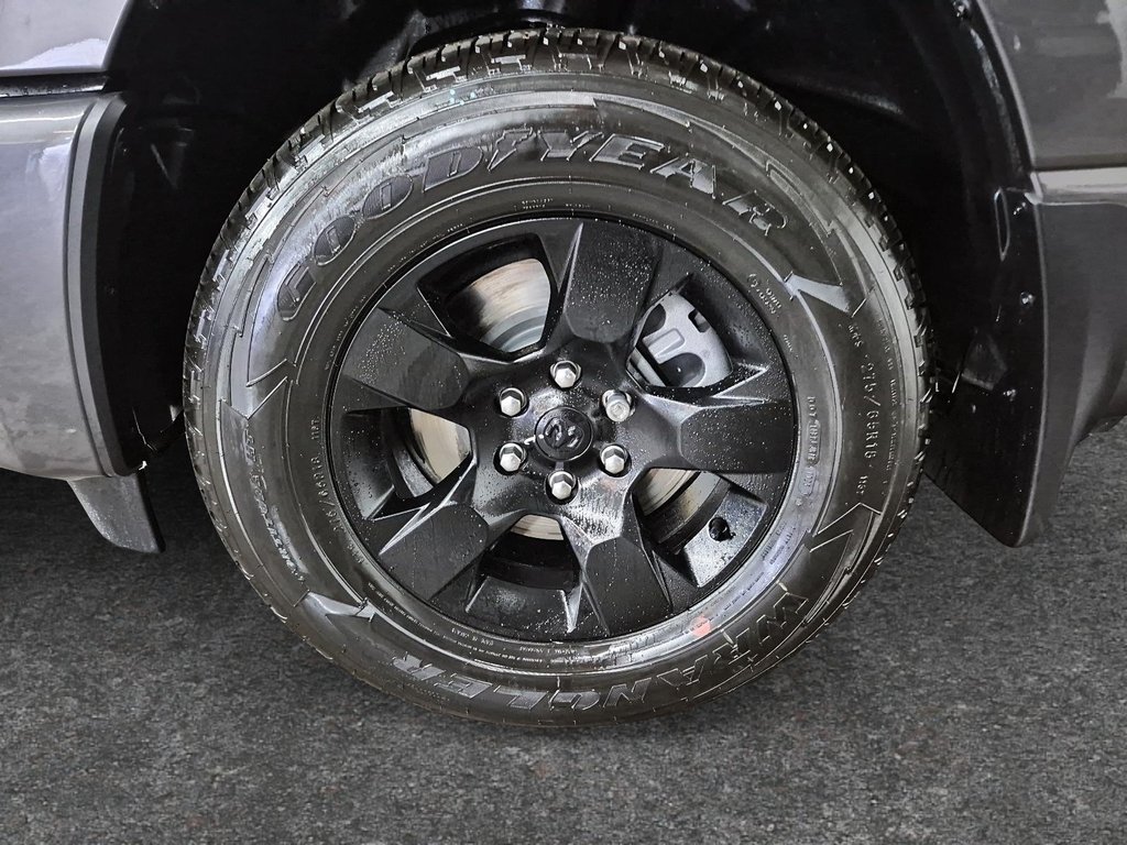 2025 Ram 1500 TRADESMAN in St-Jean-Sur-Richelieu, Quebec - 7 - w1024h768px