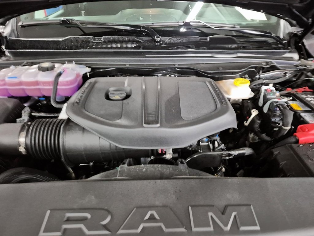 2025 Ram 1500 TRADESMAN in St-Jean-Sur-Richelieu, Quebec - 8 - w1024h768px