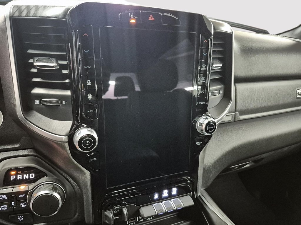 2025 Ram 1500 BIG HORN in St-Jean-Sur-Richelieu, Quebec - 17 - w1024h768px