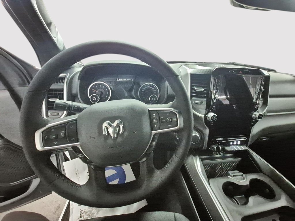 2025 Ram 1500 BIG HORN in St-Jean-Sur-Richelieu, Quebec - 10 - w1024h768px