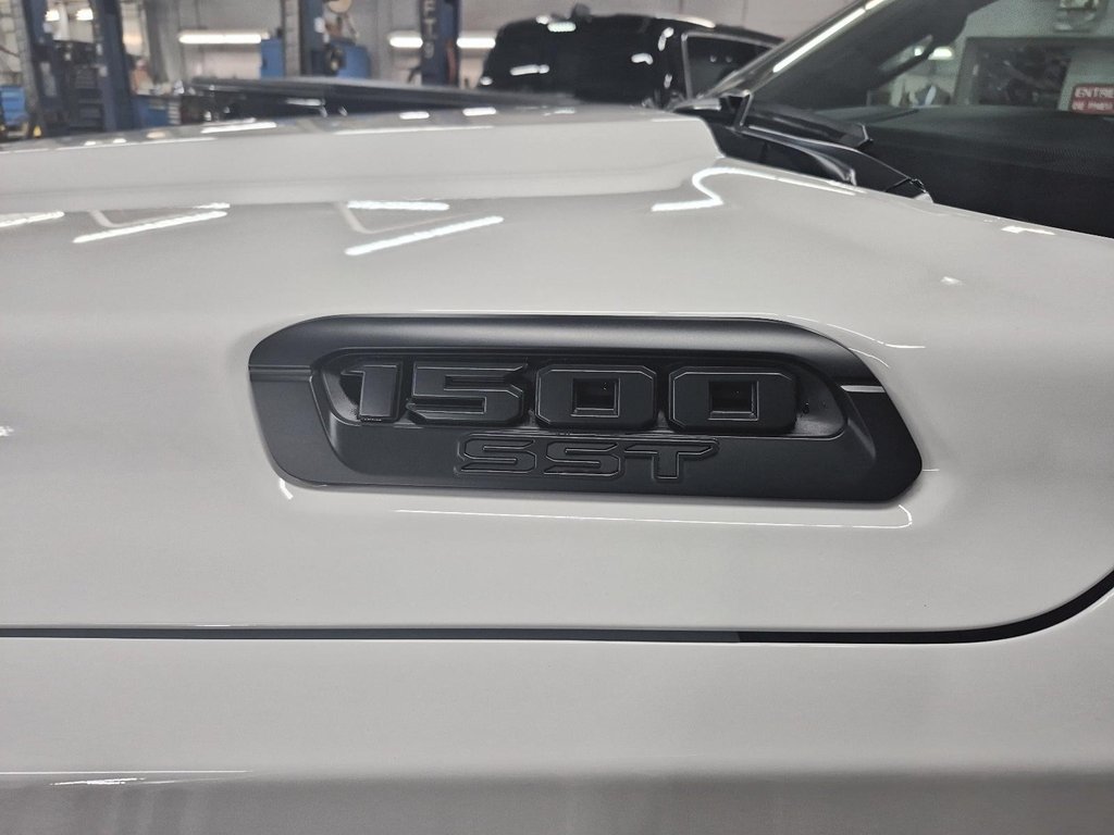 2025 Ram 1500 BIG HORN in St-Jean-Sur-Richelieu, Quebec - 6 - w1024h768px