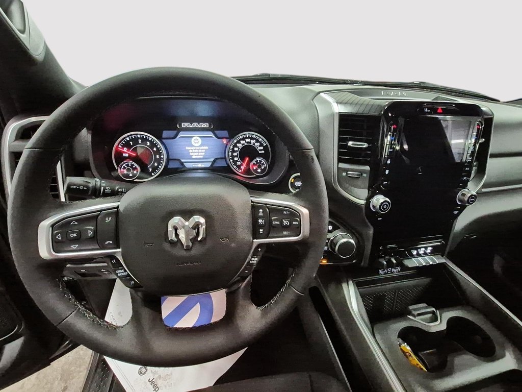 2025 Ram 1500 BIG HORN in St-Jean-Sur-Richelieu, Quebec - 10 - w1024h768px
