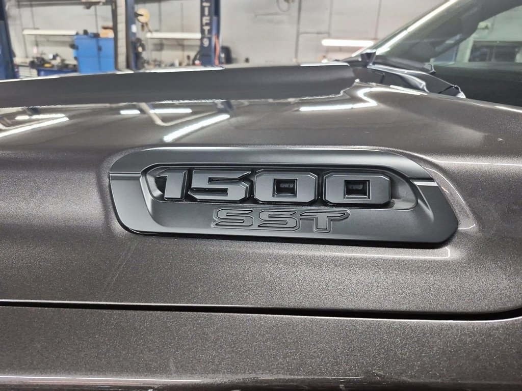 2025 Ram 1500 BIG HORN in St-Jean-Sur-Richelieu, Quebec - 6 - w1024h768px