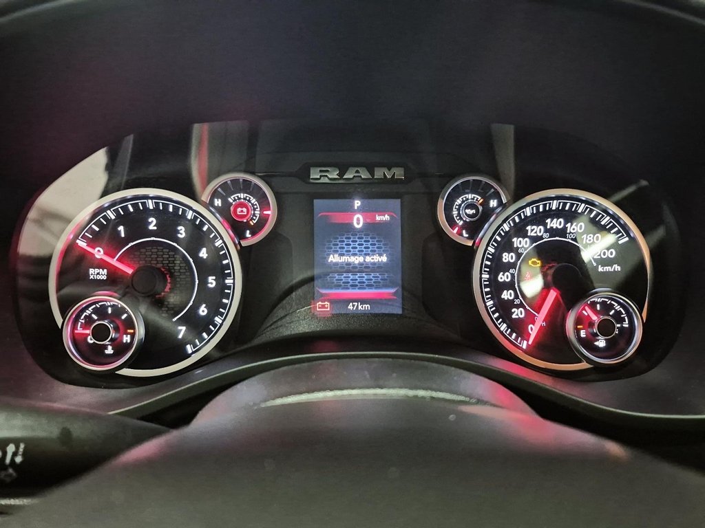 2025 Ram 1500 TRADESMAN in St-Jean-Sur-Richelieu, Quebec - 15 - w1024h768px